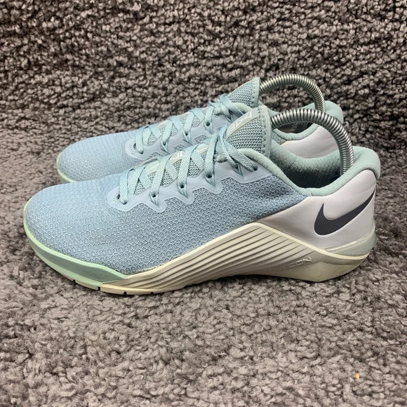 Nike Womens Metcon 5 AO2982-303 Gray Running Shoes Sneakers Size 9.5 - Picture 1 of 10